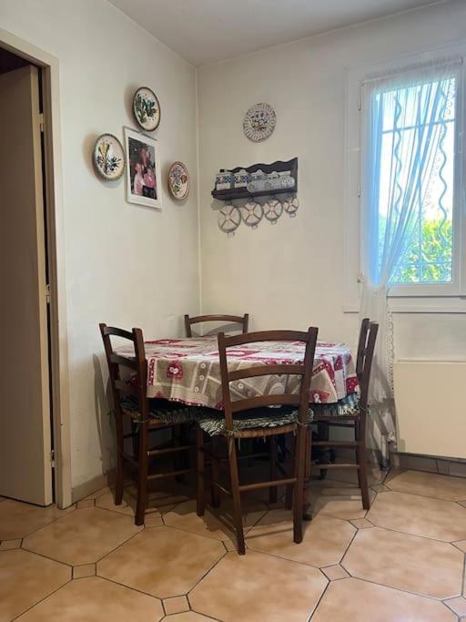 Maison Familiale Idealement Situee Avec Tout Le Confort Nîmes Buitenkant foto