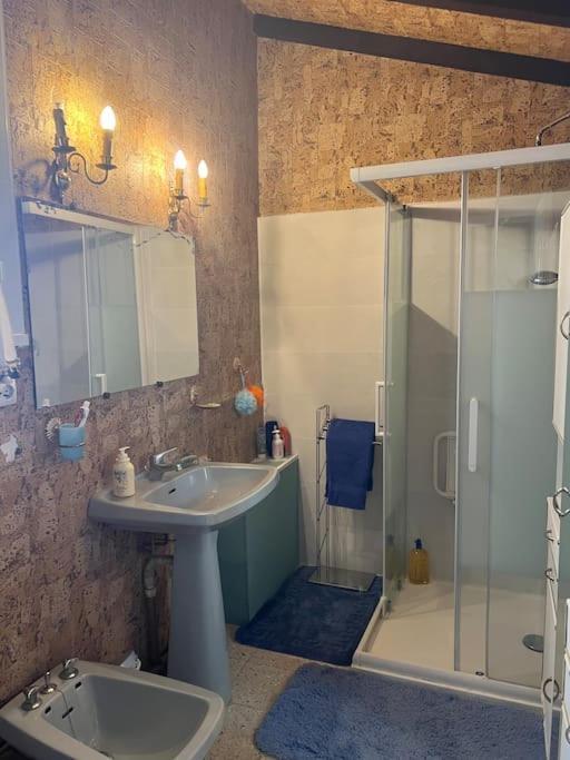Maison Familiale Idealement Situee Avec Tout Le Confort Nîmes Buitenkant foto