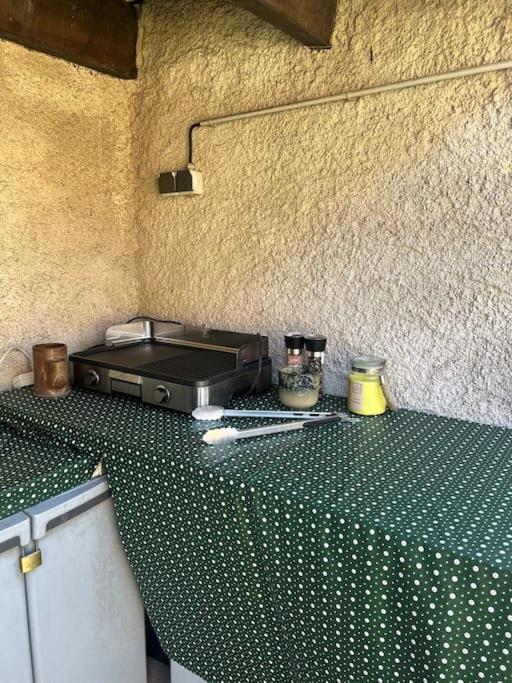 Maison Familiale Idealement Situee Avec Tout Le Confort Nîmes Buitenkant foto